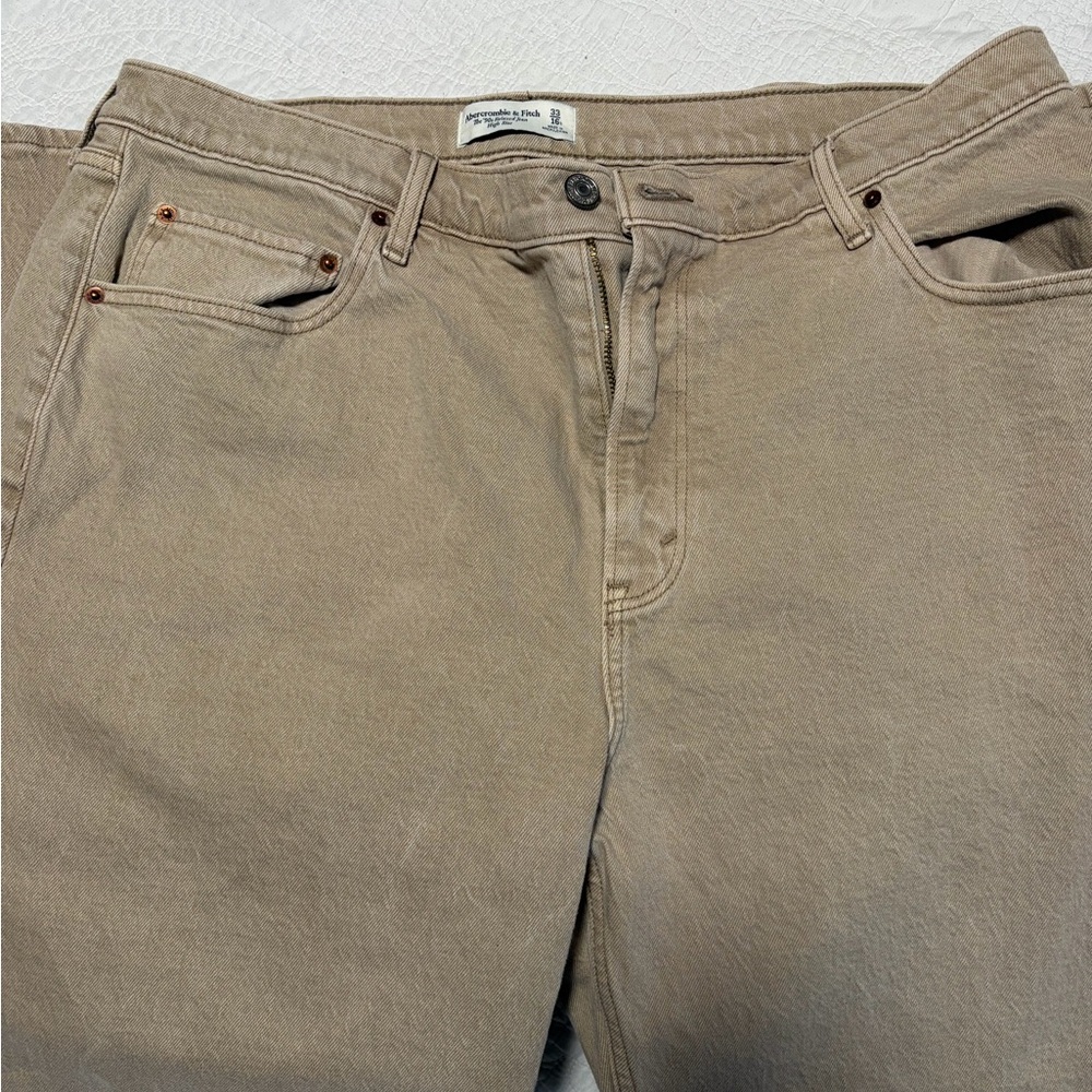 Abercrombie & Fitch 90’s style relaxed fit jeans in Khaki